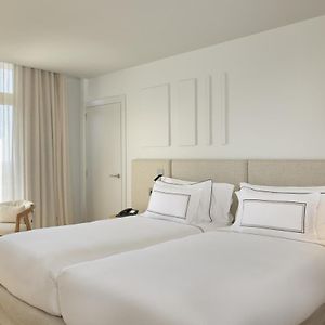 Supreme Room